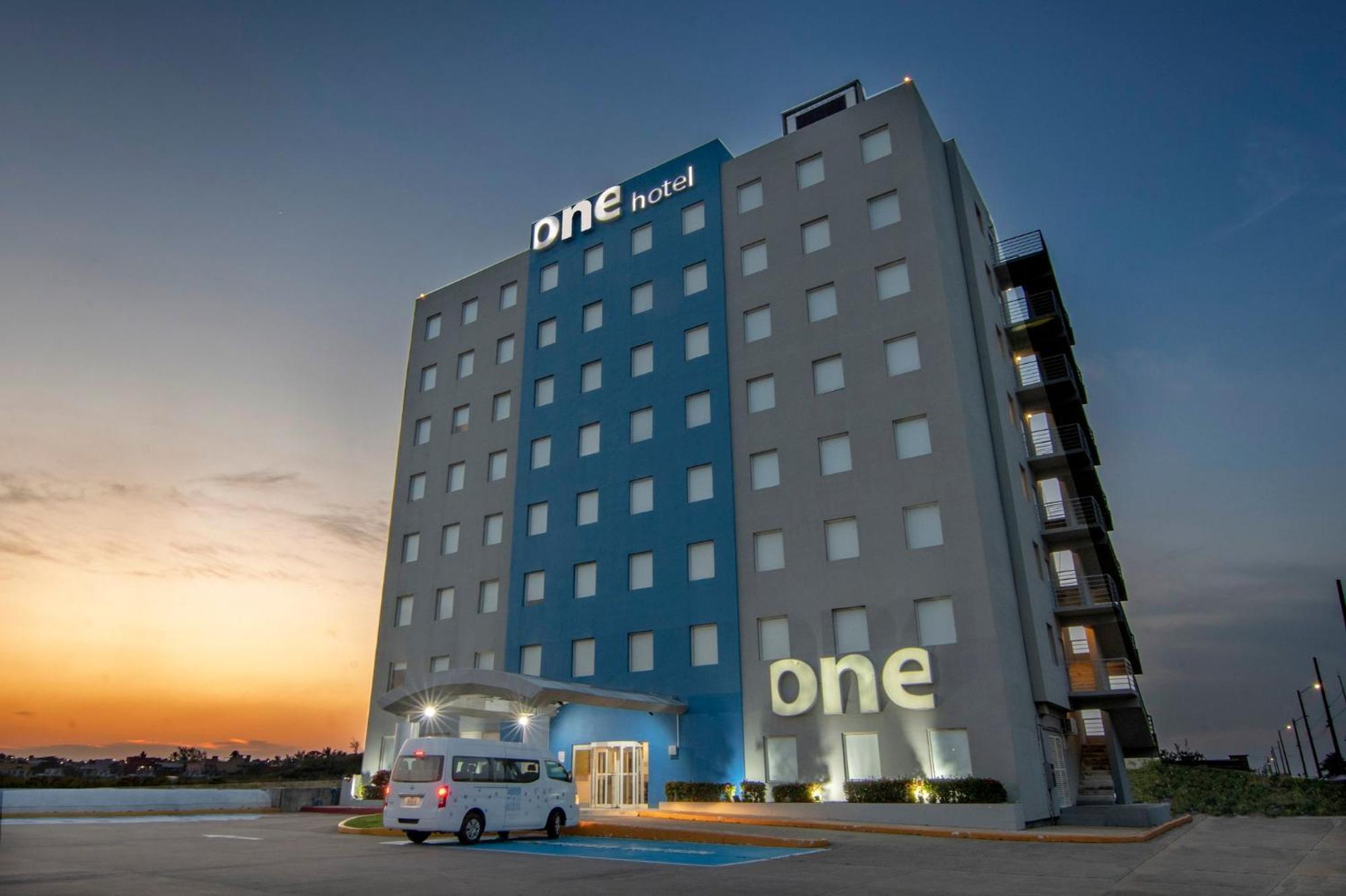 One Coatzacoalcos Forum Экстерьер фото