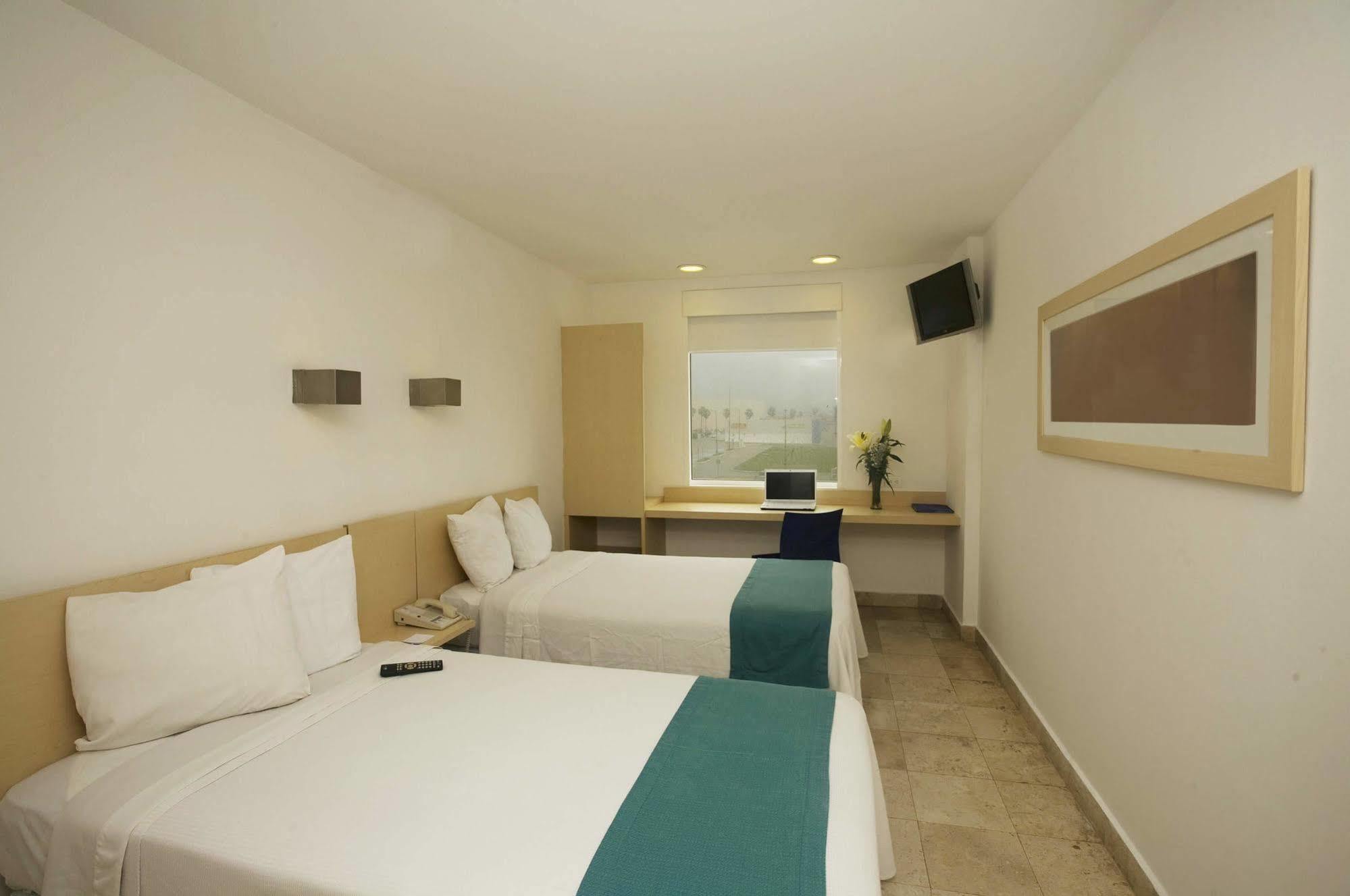 One Coatzacoalcos Forum Экстерьер фото