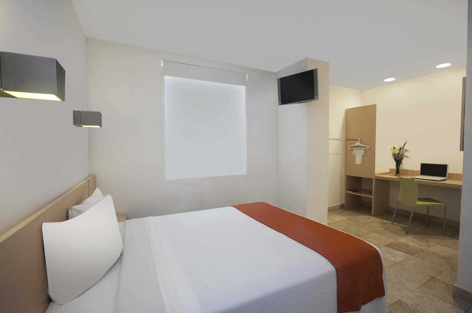One Coatzacoalcos Forum Экстерьер фото